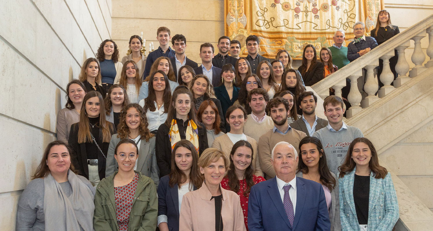 45 estudiantes de la Universidad de Navarra reciben las becas Global de Caja Rural de Navarra y FEUN